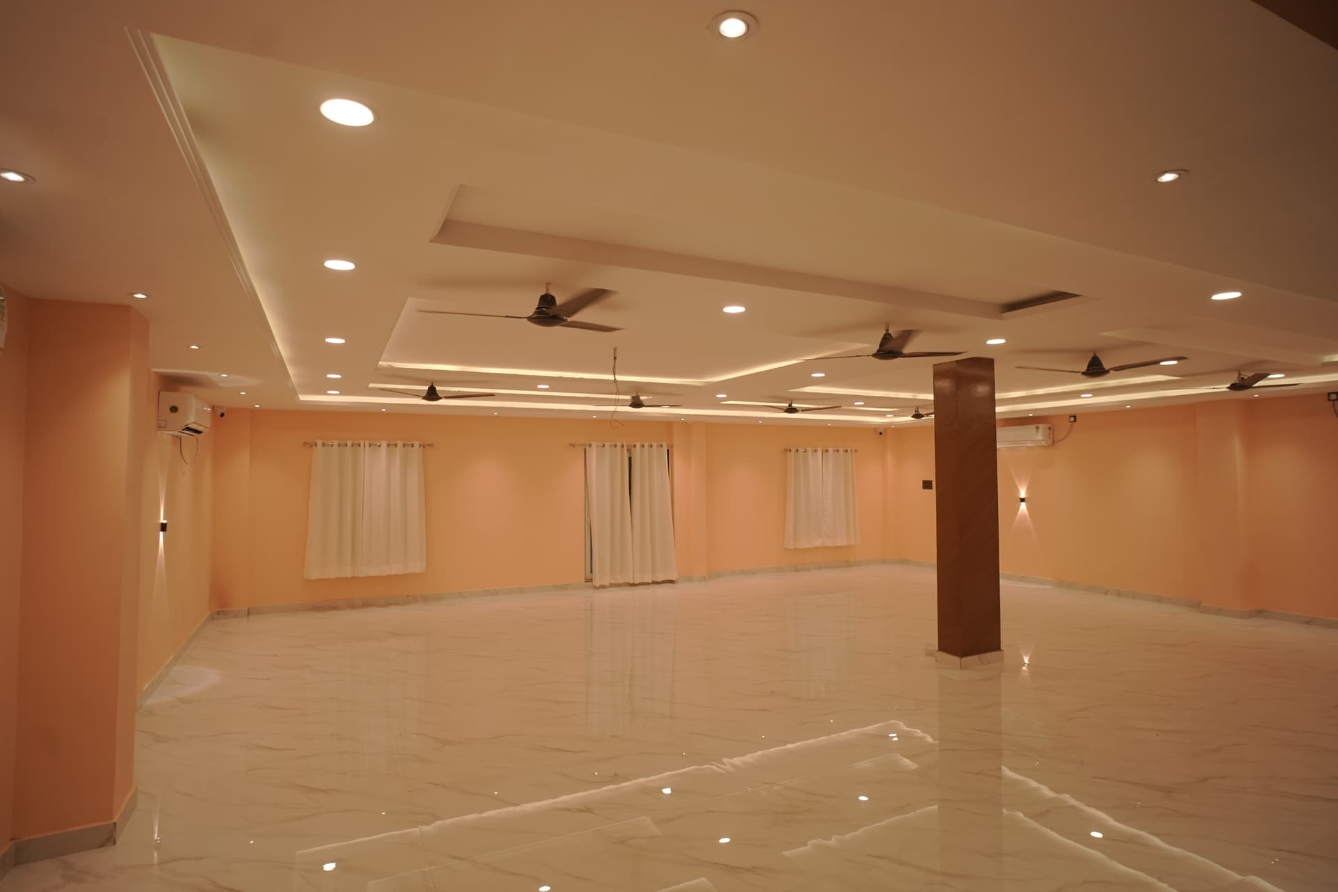 Banquet hall for 100 guests in Varanasi