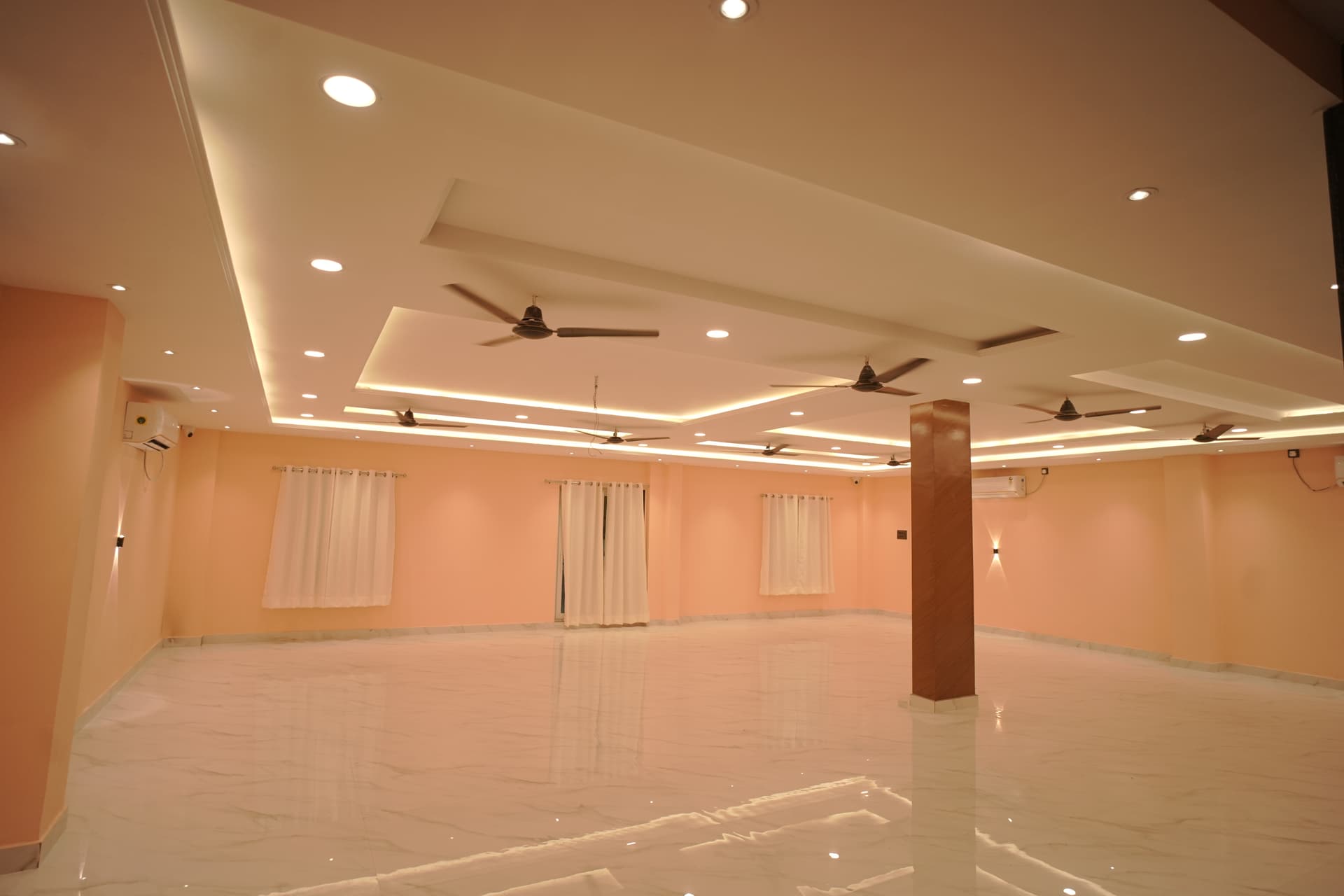 Hotel with banquet hall in Varanasi