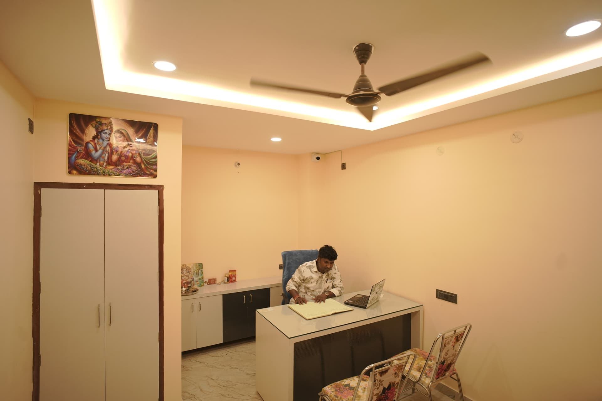Meeting room for small events in Varanasi