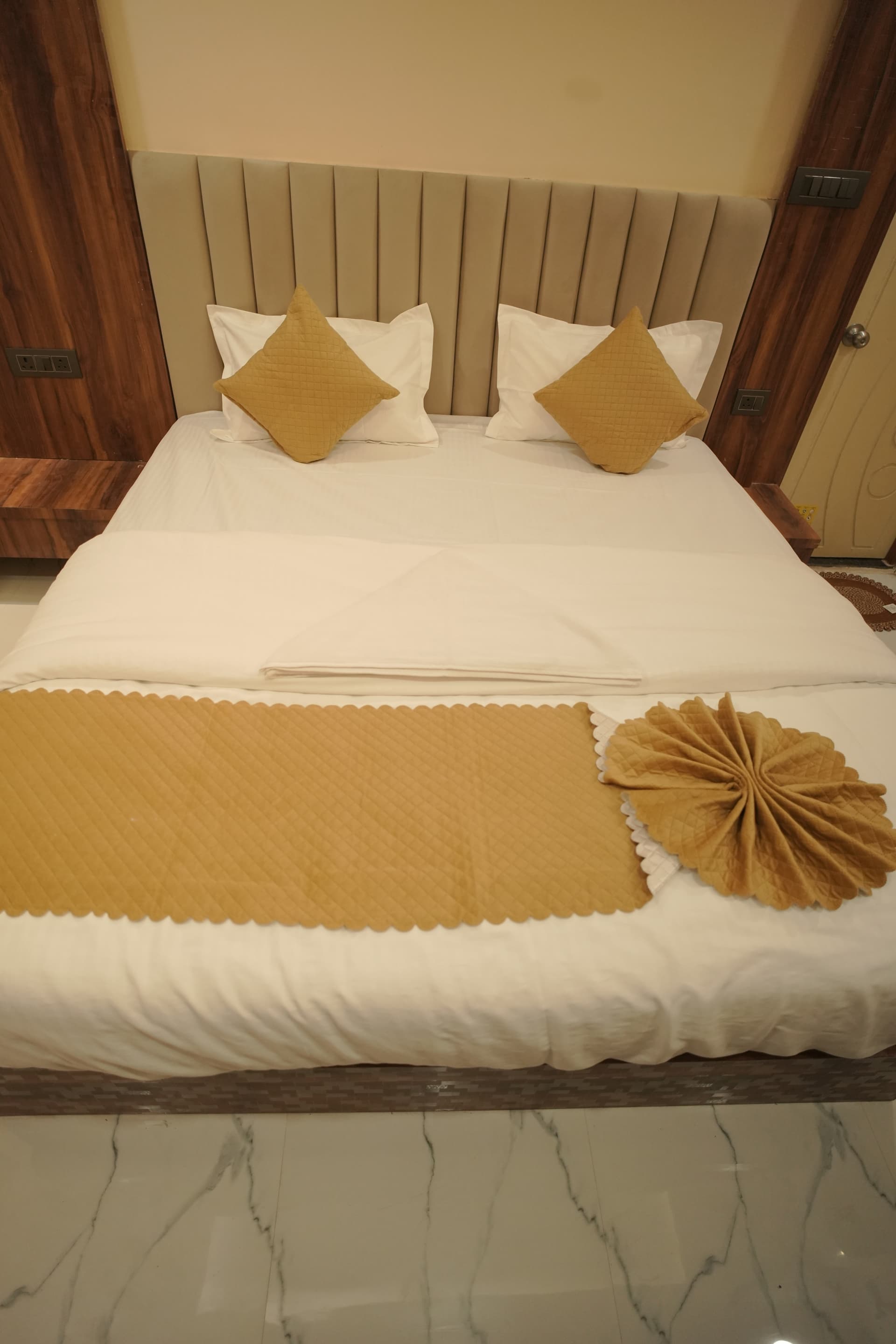 Room interior at Durgesh Inn Varanasi
